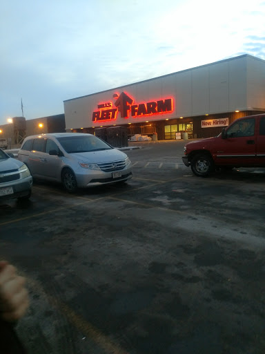 Department Store «Mills Fleet Farm», reviews and photos, 1001 Industrial St, Hudson, WI 54016, USA