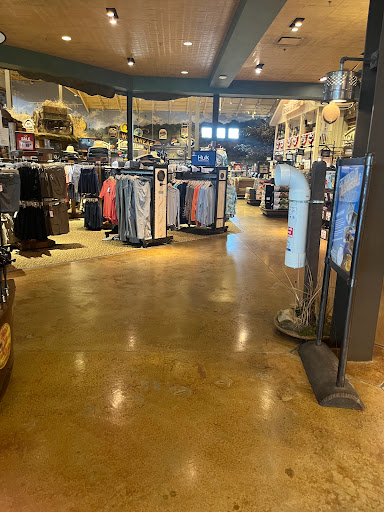 Sporting Goods Store «Bass Pro Shops», reviews and photos, 10000 Bass Pro Blvd, Rossford, OH 43460, USA