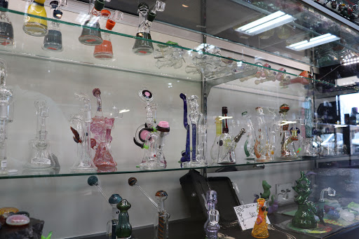 Tobacco Shop «Hotbox Smoke Shop», reviews and photos, 2100 N Northgate Way, Seattle, WA 98133, USA