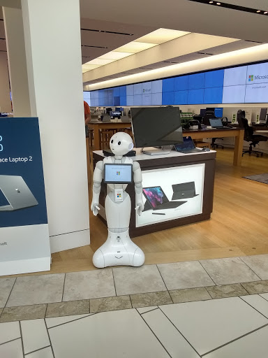 Computer Store «Microsoft Store - International Plaza», reviews and photos, 2223 N Westshore Blvd, Tampa, FL 33607, USA