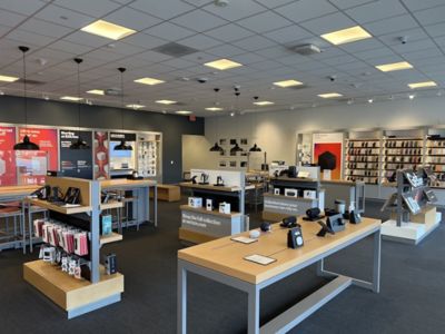 Cell Phone Store «Verizon», reviews and photos, 7405 Laguna Blvd #140, Elk Grove, CA 95758, USA