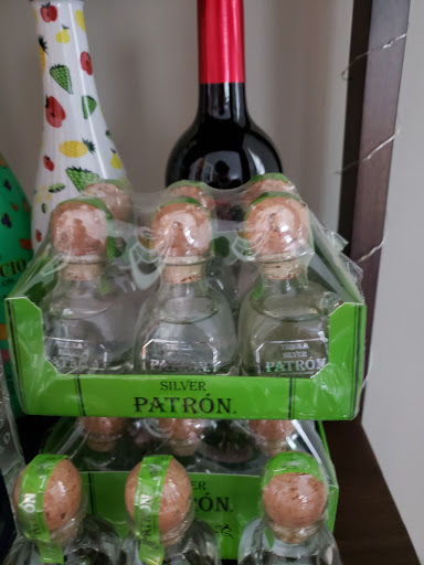 Liquor Store «Town Liquor», reviews and photos, 1127 W Algonquin Rd, Algonquin, IL 60102, USA