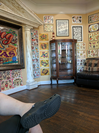 Tattoo Shop «A Living Canvas Tattoo», reviews and photos, 306 W Main St, Lewisville, TX 75057, USA