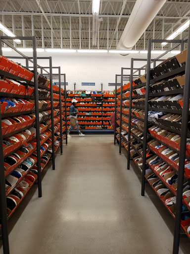 Clothing Store «Nike Clearance Store», reviews and photos, 4099 S Plaza Dr, Memphis, TN 38116, USA