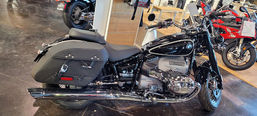 Motorcycle Dealer «Windy City Triumph, Aprilia, Moto Guzzi, Vespa, Piaggio», reviews and photos