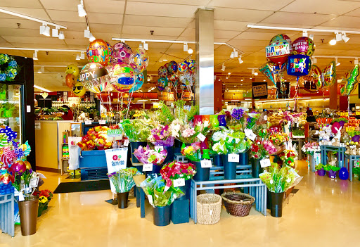 Grocery Store «Schnucks», reviews and photos, 141 Hilltown Village Center, Chesterfield, MO 63017, USA