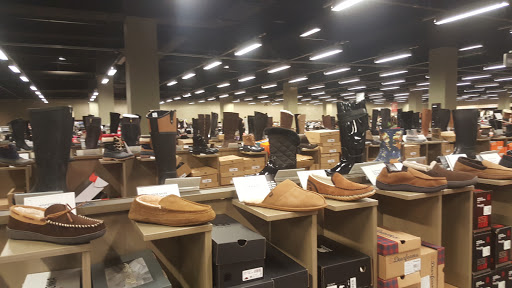 Shoe Store «DSW Designer Shoe Warehouse», reviews and photos, 124 West Market, Bloomington, MN 55425, USA