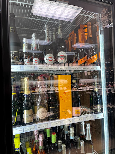 Liquor Store «One Stop Spirit Shop», reviews and photos, 339 New London Turnpike, Glastonbury, CT 06033, USA