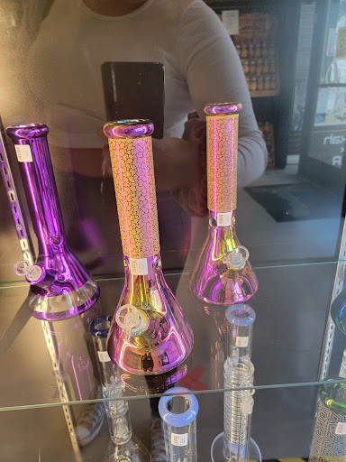 Tobacco Shop «Amsterdam Smoke and Vape Store», reviews and photos, 315 Pine Ave, Long Beach, CA 90802, USA