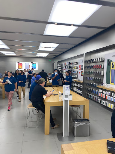 Computer Store «Apple Brandon», reviews and photos, 459 Brandon Town Center Dr, Brandon, FL 33511, USA