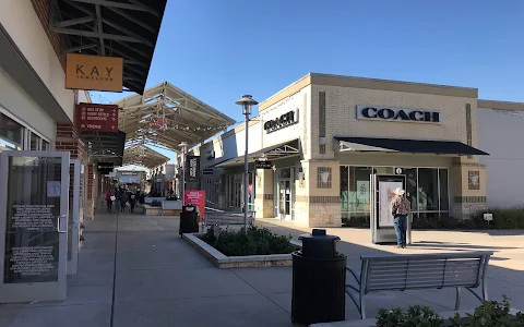 Houston Premium Outlets image