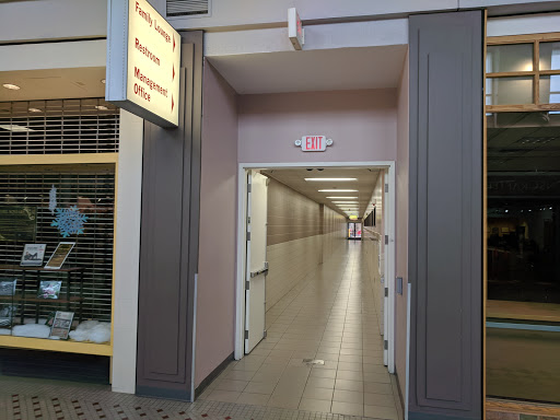 Shopping Mall «Enfield Square», reviews and photos, 90 Elm St, Enfield, CT 06082, USA