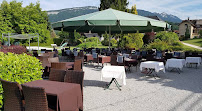 Atmosphère du Restaurant La Piscine à Saint-Jorioz - n°1