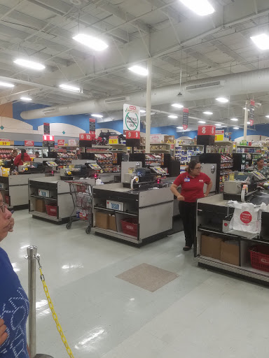 Grocery Store «H-E-B Grocery», reviews and photos, 209 N Texas Ave, Mercedes, TX 78570, USA