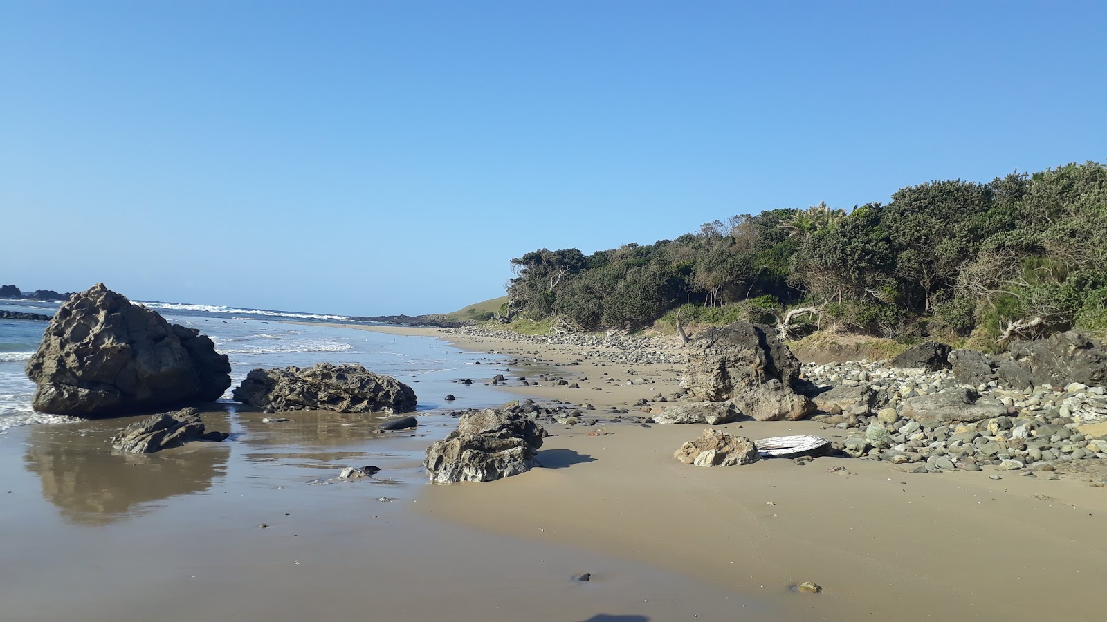 Fotografie cu Umngazana beach amplasat într-o zonă naturală