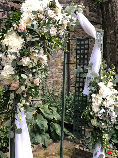 Florist «Columbia Florist», reviews and photos, 210 W 231st St, Bronx, NY 10463, USA