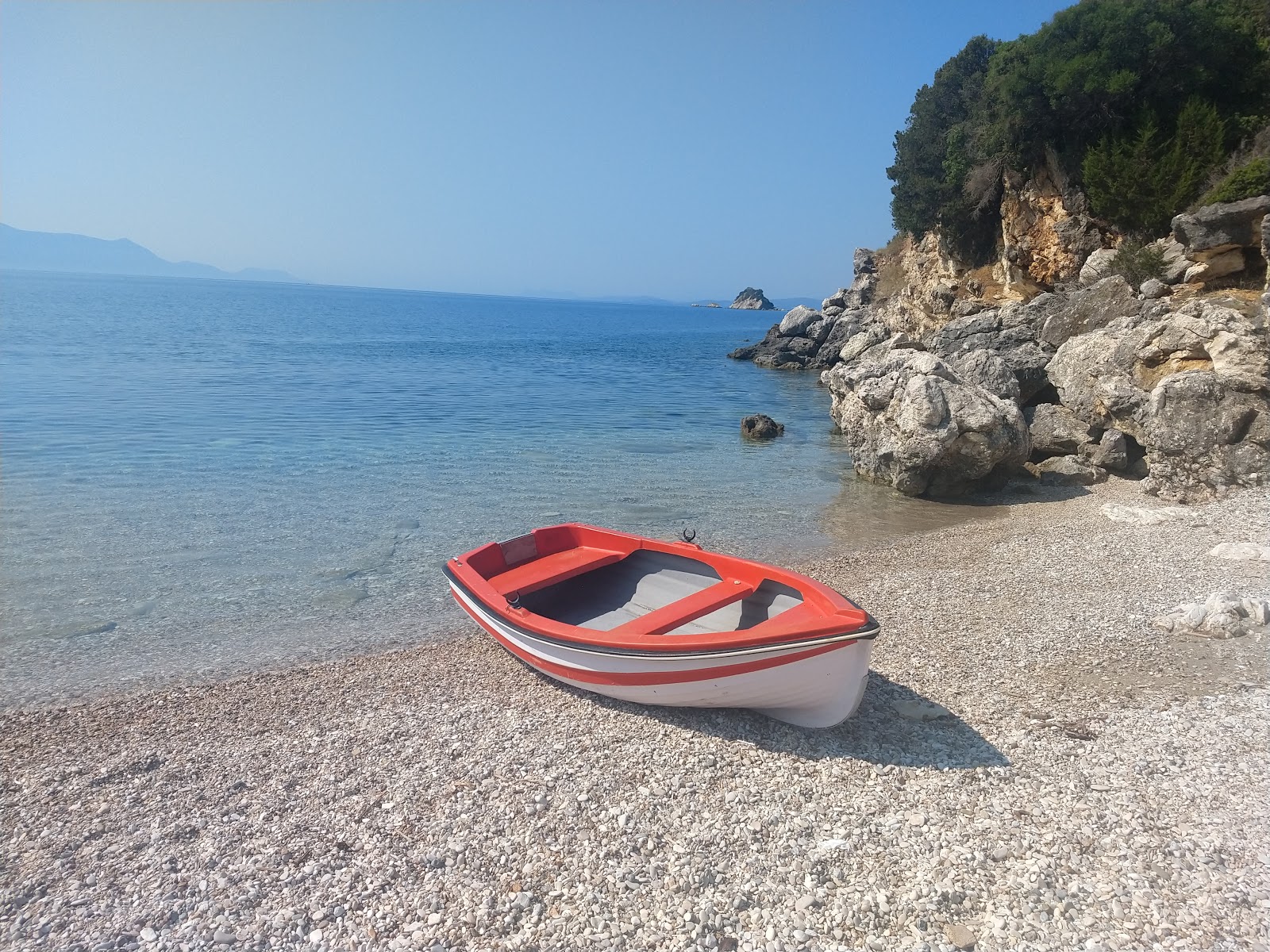 Foto af Agios Ioannis secret beach og dens smukke landskab