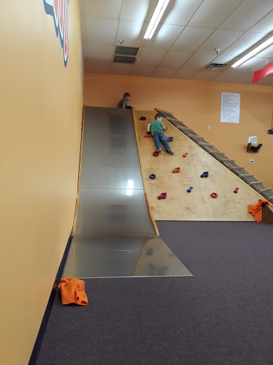 Shopping Mall «Cary Village Square Shopping Center», reviews and photos, 657 Cary Towne Blvd, Cary, NC 27511, USA