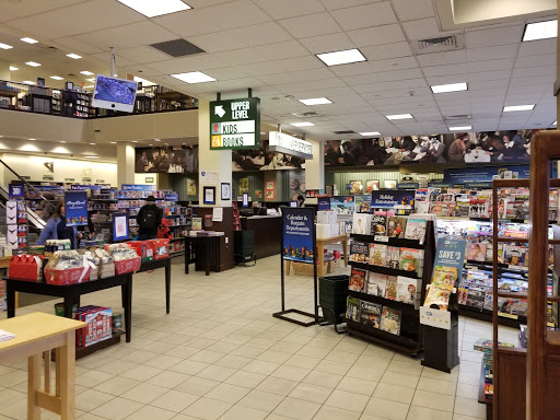 Book Store «Barnes & Noble», reviews and photos, 91 Old Country Rd, Carle Place, NY 11514, USA