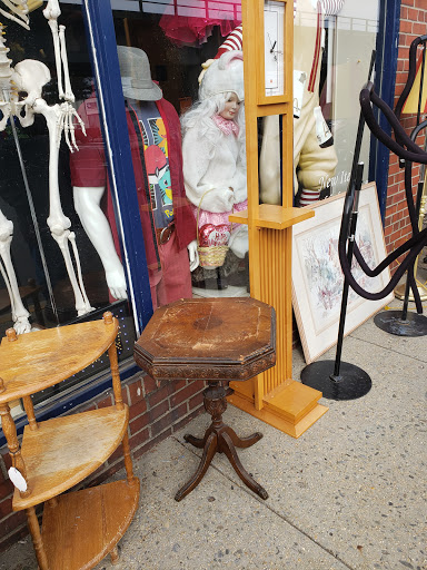 Thrift Store «All you need is thrift», reviews and photos, 148 W Hoffman Ave, Lindenhurst, NY 11757, USA
