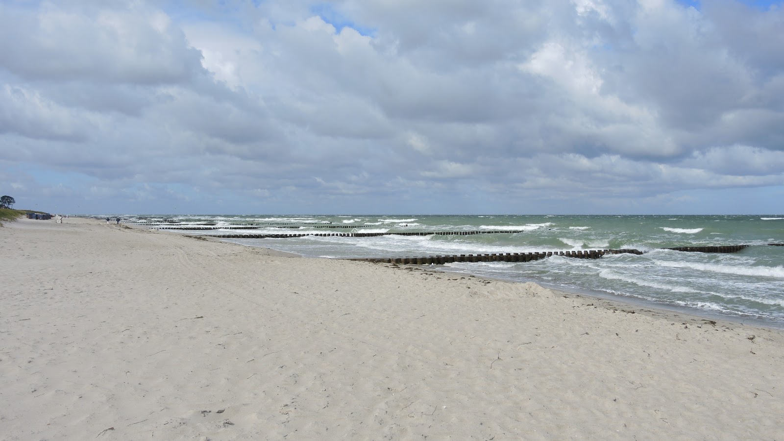 Wellenbrecher Ahrenshoop Strand'in fotoğrafı imkanlar alanı