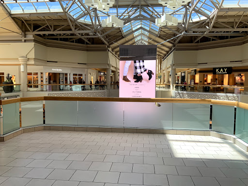 Computer Store «Microsoft Store - Freehold Raceway Mall», reviews and photos, 3710 U.S. 9, Freehold, NJ 07728, USA