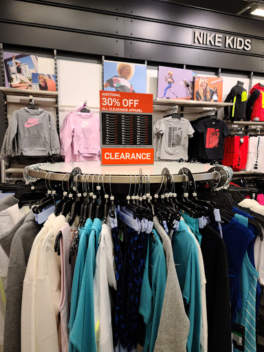 Clothing Store «Nike Factory Store», reviews and photos, 1155 Buck Creek Rd, Simpsonville, KY 40067, USA