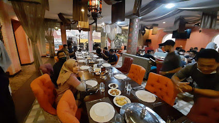 LARAZETA Restaurant and Gallery - 8 2, Jl. Tebet Barat Dalam Raya No.17 8, RT.8/RW.2, Tebet Bar., Kota Jakarta Selatan, Daerah Khusus Ibukota Jakarta 12810, Indonesia