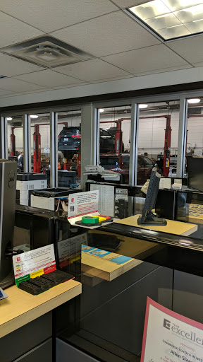 Toyota Dealer «Oakbrook Toyota», reviews and photos, 550 E Ogden Ave, Westmont, IL 60559, USA