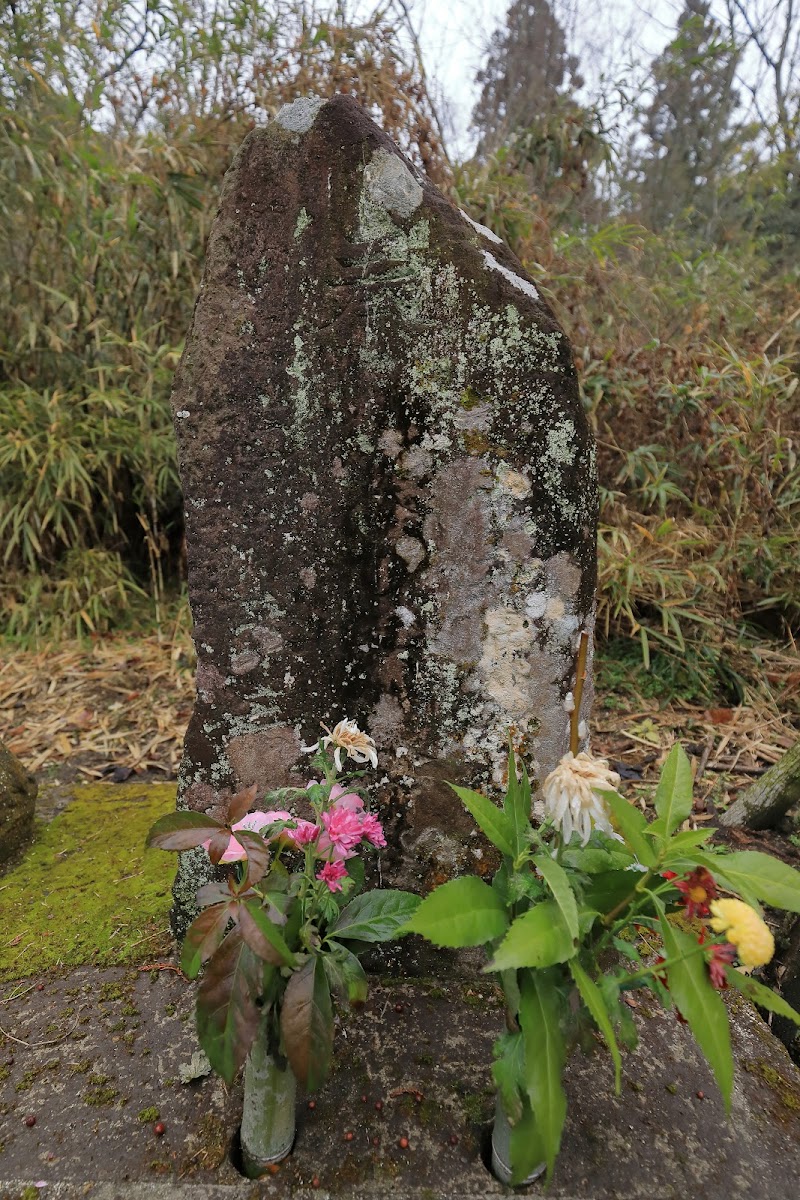 楠牟礼の田の神