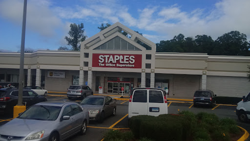 Office Supply Store «Staples», reviews and photos, 35 Talcottville Rd, Vernon, CT 06066, USA