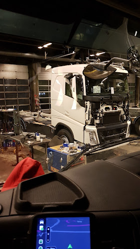 Anmeldelser af Titan Lastvogne A/S i Holbæk - Bilforhandler