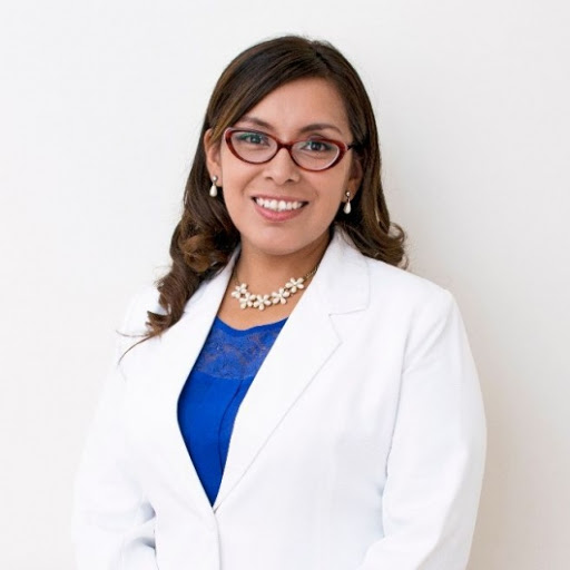 Dra. Lourdes Andia Tello, Especialista en Medicina Física y Rehabilitación