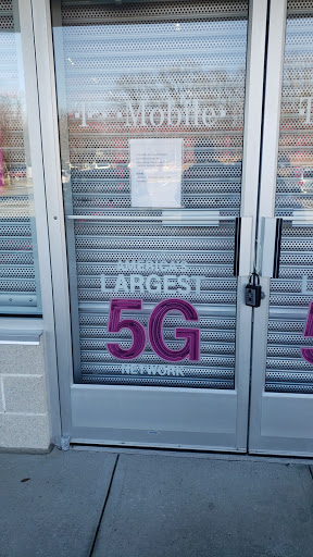 Cell Phone Store «T-Mobile», reviews and photos, 10319 W Broad St, Glen Allen, VA 23060, USA