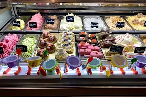 Lotte's homemade ice-cream & more image