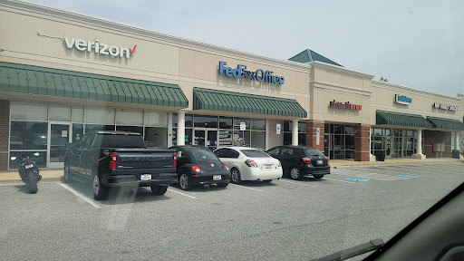 FedEx Office Print & Ship Center, 11 Shining Willow Way, La Plata, MD 20646, USA, 