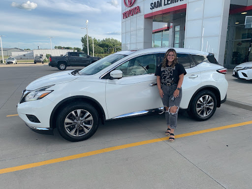 Toyota Dealer «Sam Leman Toyota Bloomington», reviews and photos, 1502 Morrissey Dr, Bloomington, IL 61701, USA