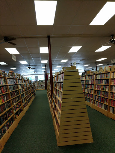 Used Book Store «Book-A-Holic Inc», reviews and photos, 924 S Oliver St, Wichita, KS 67218, USA