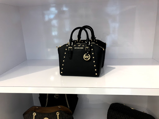 Fashion Accessories Store «Michael Kors», reviews and photos, 18527 Outlet Blvd #727, Chesterfield, MO 63005, USA