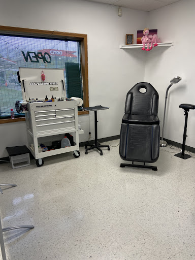 Tattoo Shop «Hand of Fate Tattoo Parlor», reviews and photos, 402 W State St, Ithaca, NY 14850, USA