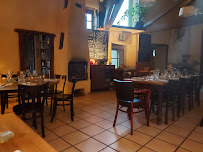 Atmosphère du Restaurant gastronomique Court La Vigne à Lavaudieu - n°1