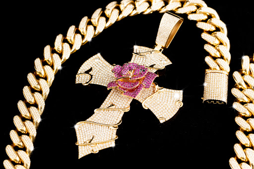 Jewelry Appraiser «Queen City Jewelry & Pawn», reviews and photos, 7935 Reading Rd, Cincinnati, OH 45237, USA