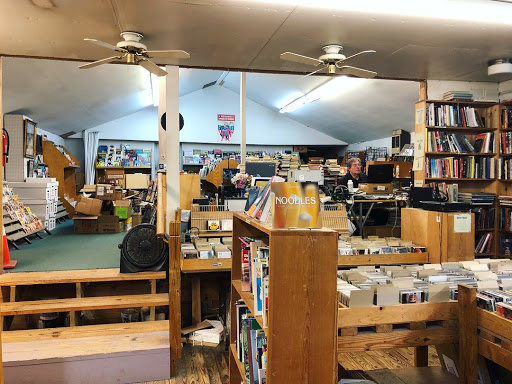 Used Book Store «Books Do Furnish a Room», reviews and photos, 1809 W Markham Ave, Durham, NC 27705, USA