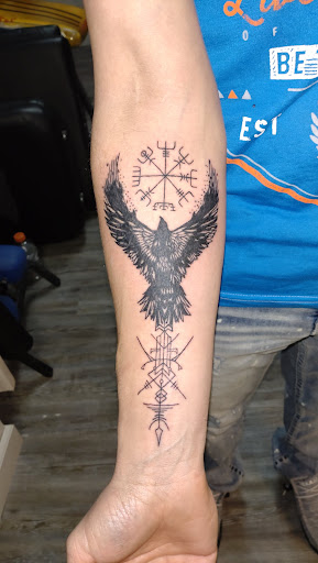 Explore stingray tattoo ideas, creative tattoo ideas in Jonesboro, available at Immortal Ink