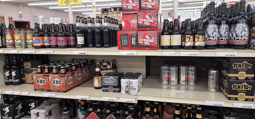 Beer Store «Family Beer & Liquor Store», reviews and photos, 20200 US Rte 20 Frontage Rd, East Dubuque, IL 61025, USA