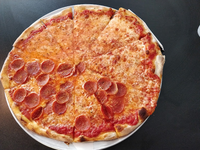 #9 best pizza place in New Haven - Grand Apizza New Haven