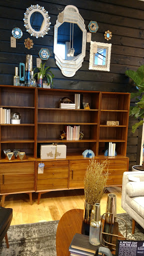 Furniture Store «west elm», reviews and photos, 1201 NW Couch St, Portland, OR 97209, USA