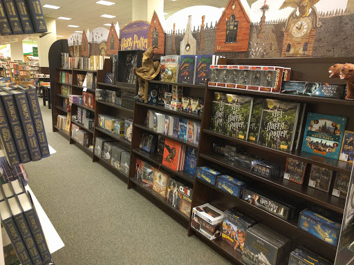 Book Store «Barnes & Noble», reviews and photos, 112 Eisenhower Pkwy, Livingston, NJ 07039, USA