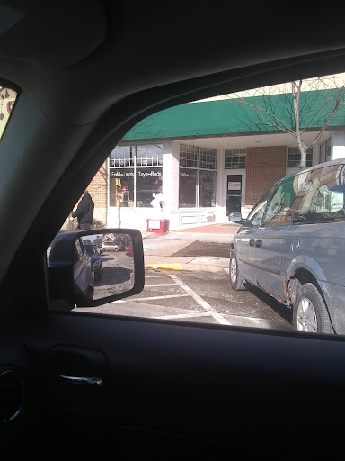 Pet Supply Store «Paws For Treats», reviews and photos, 851 W Main St, Lake Geneva, WI 53147, USA