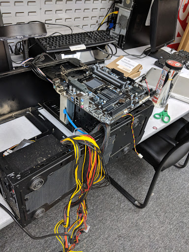 Cell Phone Store «ClickAway Watsonville/Freedom - Verizon Store + Phone Repair + Computer Repair», reviews and photos, 2002 Freedom Blvd, Freedom, CA 95019, USA